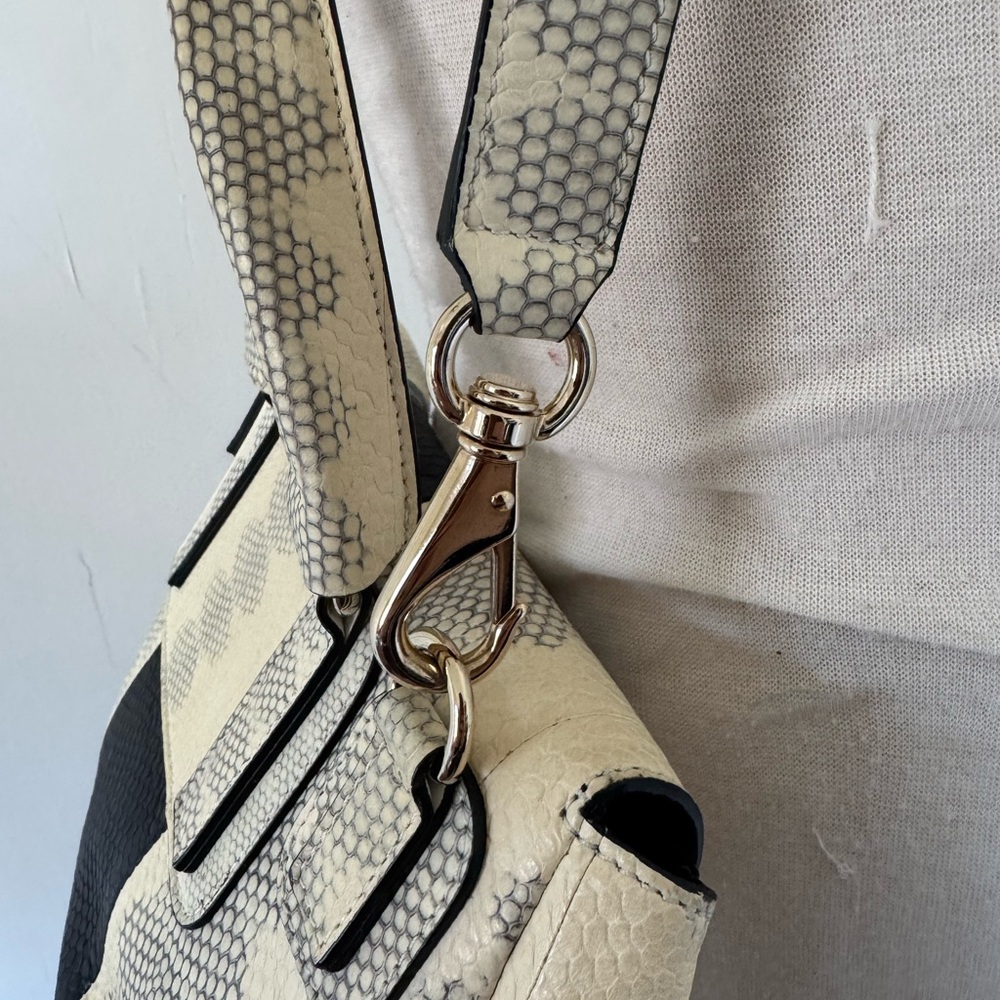 Givenchy Monochrome Snakeskin Patterned Satchel - image 7
